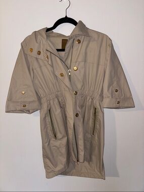 Ali Ro Light Beige Trench Coat with Gold Buttons size 4